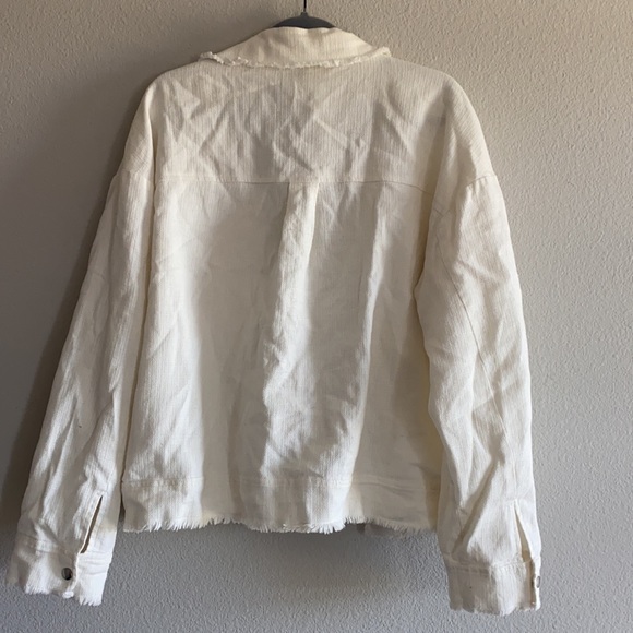 Linen Cream Shacket - Picture 2 of 3
